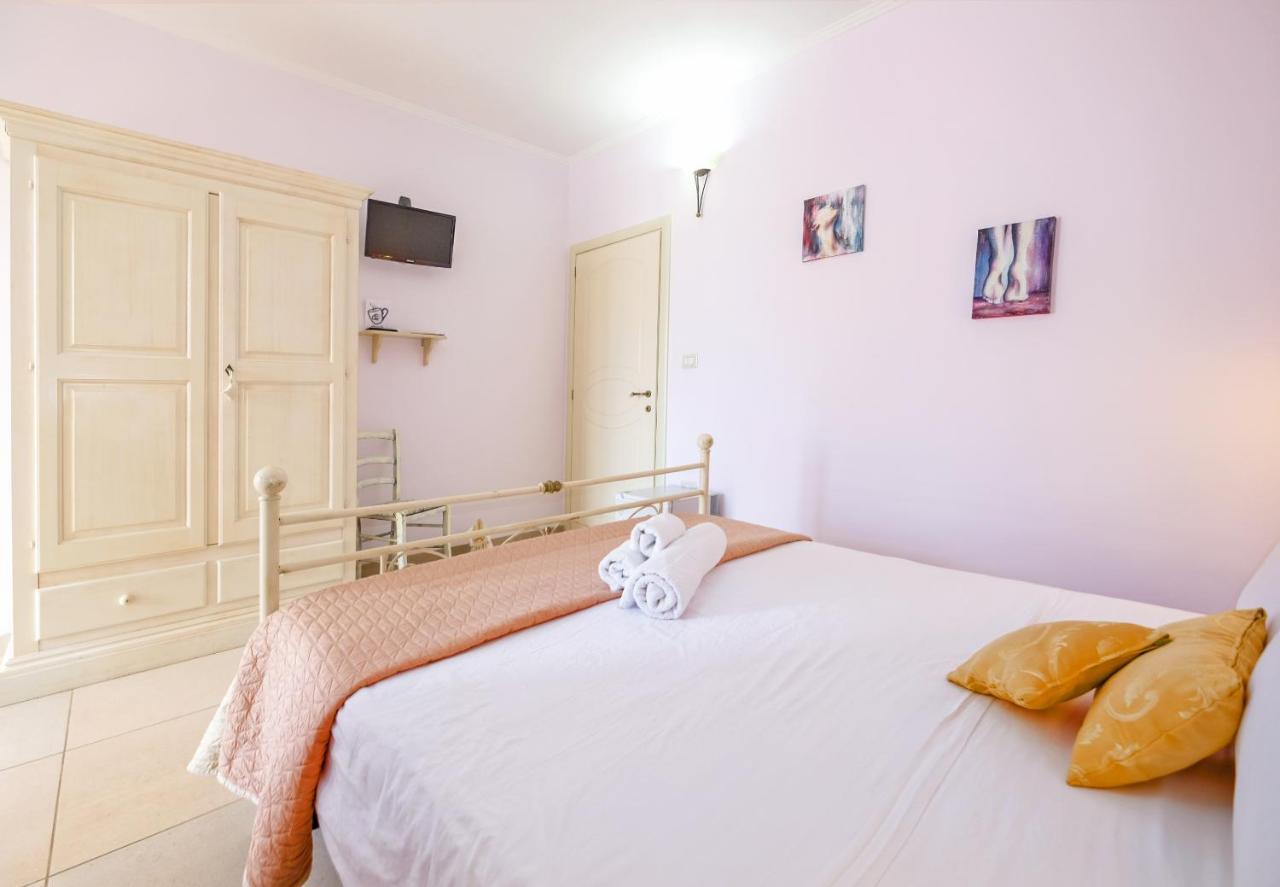 カストリニャーノ・デル・カーポ Adua Art Bed & Breakfast エクステリア 写真