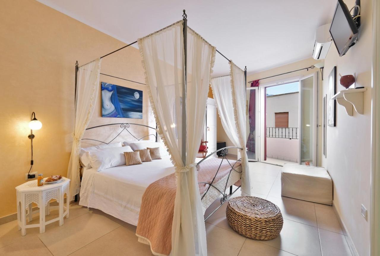 カストリニャーノ・デル・カーポ Adua Art Bed & Breakfast エクステリア 写真