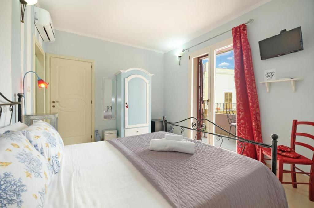 カストリニャーノ・デル・カーポ Adua Art Bed & Breakfast エクステリア 写真