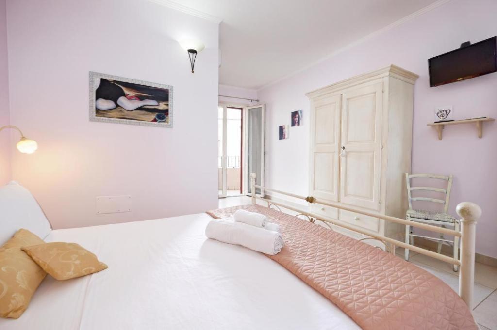 カストリニャーノ・デル・カーポ Adua Art Bed & Breakfast エクステリア 写真