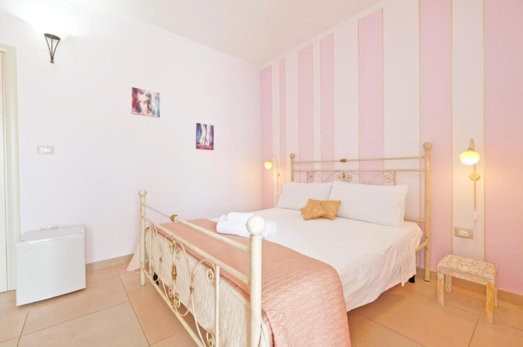 カストリニャーノ・デル・カーポ Adua Art Bed & Breakfast エクステリア 写真